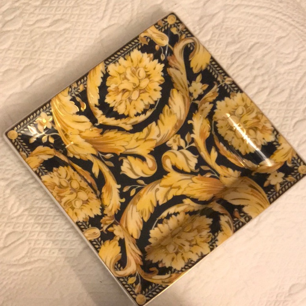 Versace LARGE tray 7.5 inch like new no box